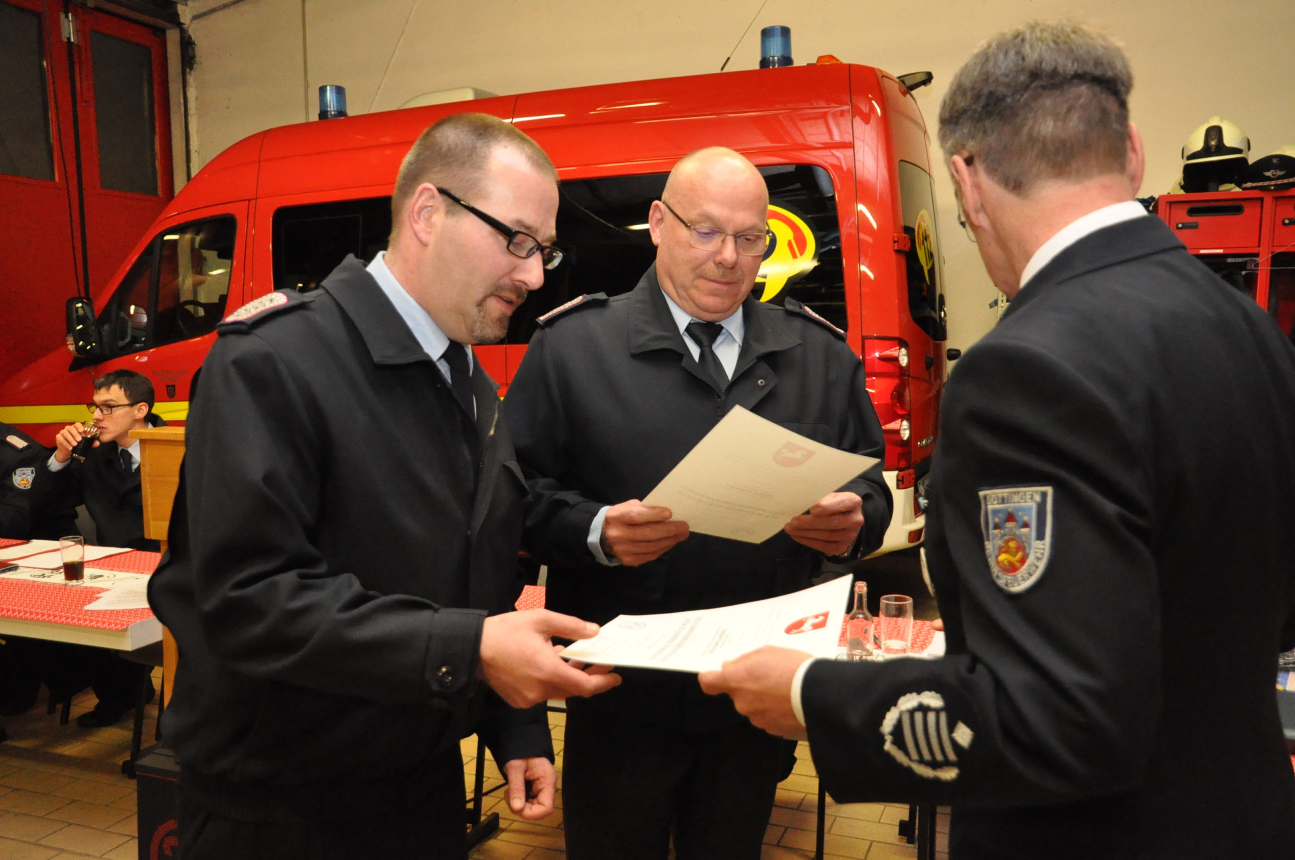 Stefan Pawlowski und Thomas Schneider werden geehrt.